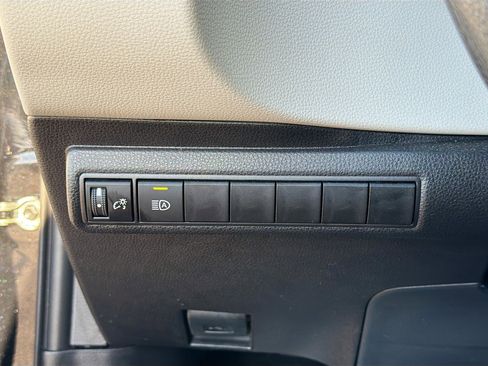 Used 2026 Toyota Corolla LE FWD image 32