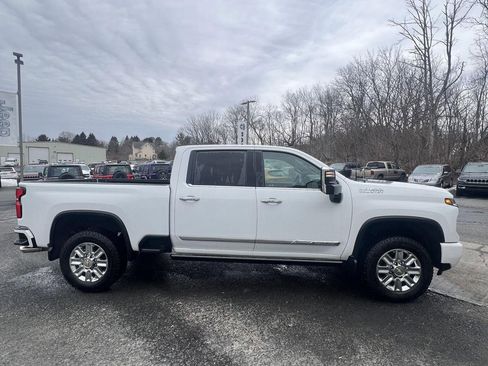 Used 2024 Chevrolet Silverado 3500 High Country w/ High Country Premium Package image 2