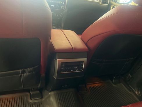 Used 2023 Lexus GX 460 Luxury w/ Accessory Package AWD/4WD image 16