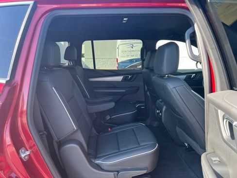 Used 2025 Buick Enclave Preferred FWD image 17