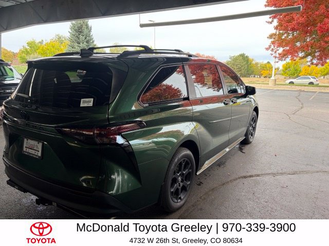 Used 2025 Toyota Sienna XLE Woodland Edition AWD/4WD image 5