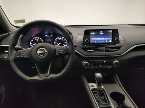 Used 2024 Nissan Altima 2.5 S FWD image 22