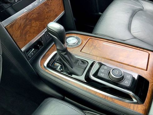 Used 2024 Nissan Armada SL w/ Captain's Chairs Package image 13