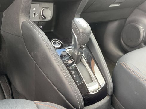 Used 2019 Nissan Kicks SR w/ SR Premium Package image 32