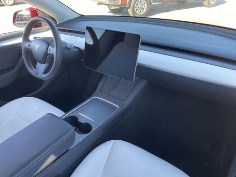 Used 2023 Tesla Model Y Long Range image 29