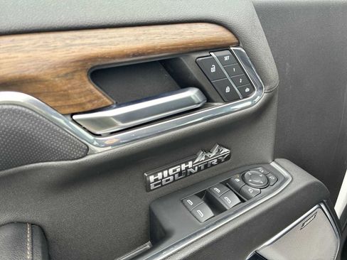 Certified 2023 Chevrolet Silverado 1500 High Country w/ Technology Package image 23