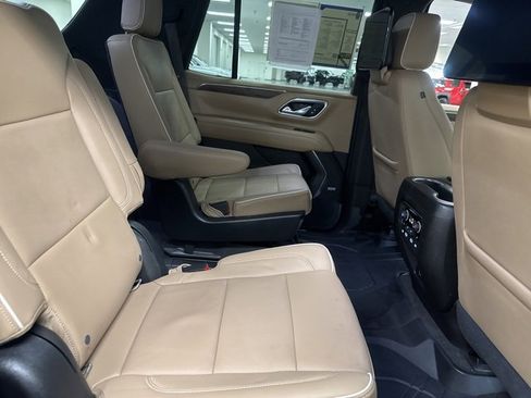 Used 2021 Chevrolet Tahoe Premier w/ Premium Package image 13