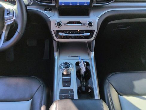 Certified 2023 Ford Explorer XLT w/ Equipment Group 202A image 20