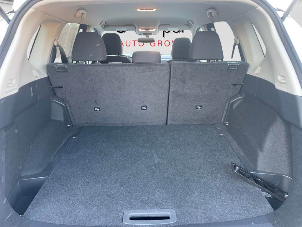 Used 2023 Nissan Rogue S AWD/4WD image 15