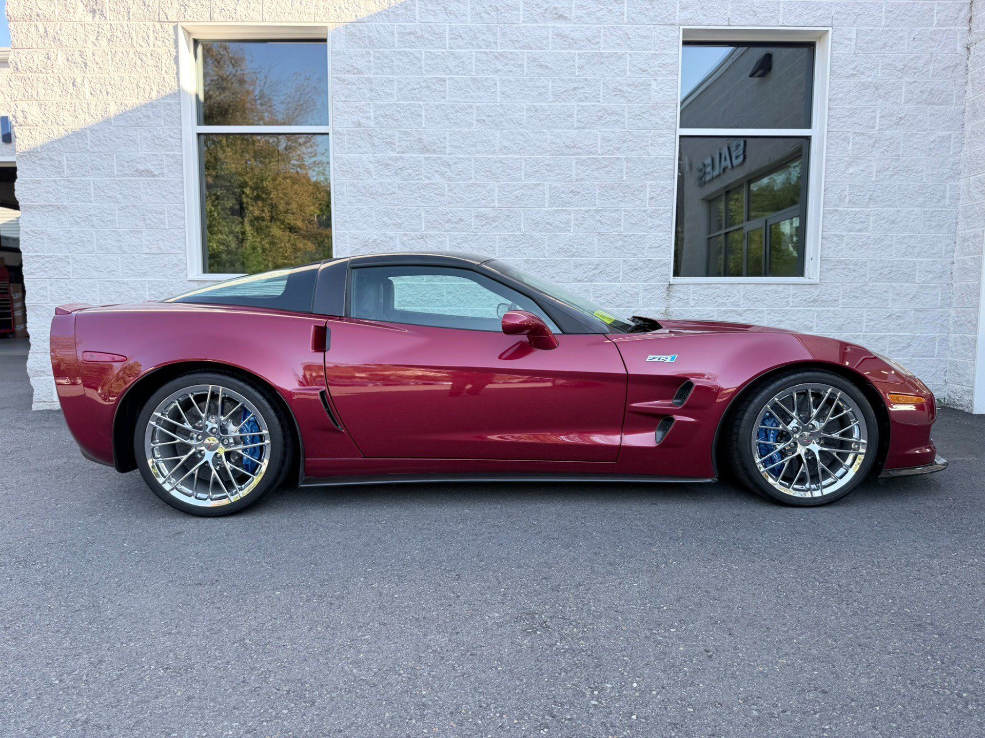 Used 2013 Chevrolet Corvette ZR1 w/ 3ZR Preferred Equipment Group RWD image 11