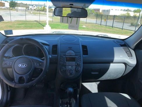 Used 2010 Kia Soul + image 36