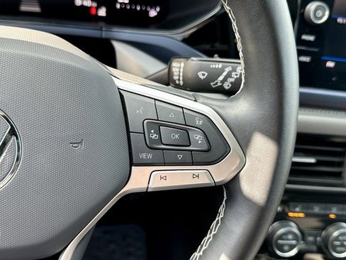 Certified 2024 Volkswagen Taos SE image 35