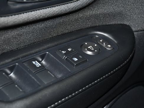 Used 2022 Honda HR-V Sport image 32