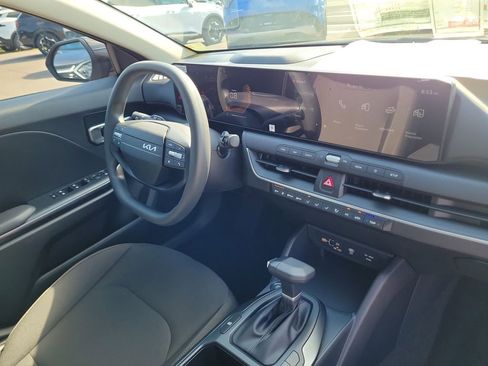 New 2026 Kia K4 FWD image 8
