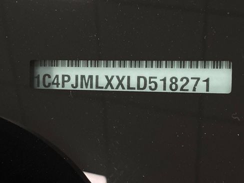 Used 2020 Jeep Cherokee Latitude Plus w/ Cold Weather Group image 31