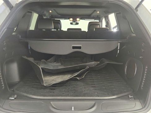 Used 2022 Jeep Grand Cherokee Limited w/ Trailer Tow Group IV image 19