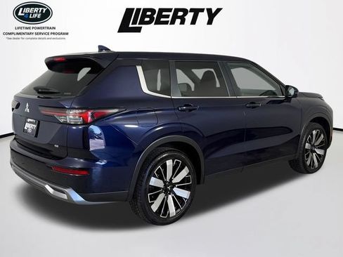 Used 2025 Mitsubishi Outlander SE AWD/4WD image 3