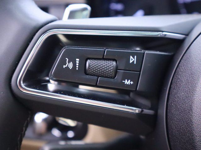 Used 2024 Porsche Macan AWD/4WD image 34