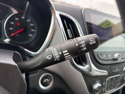 Used 2020 Chevrolet Equinox LT image 23