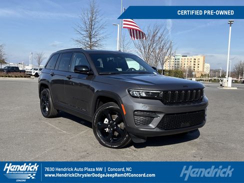 Certified 2025 Jeep Grand Cherokee Altitude image 1