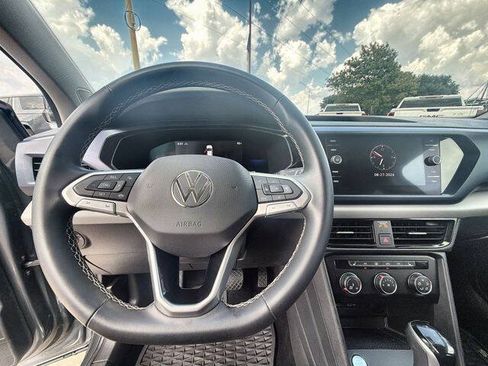 Used 2022 Volkswagen Taos SE AWD/4WD image 11