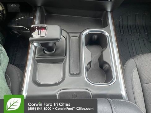 Used 2025 GMC Sierra 1500 Elevation image 31