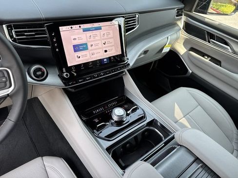 New 2026 Jeep Grand Wagoneer L Limited AWD/4WD image 26