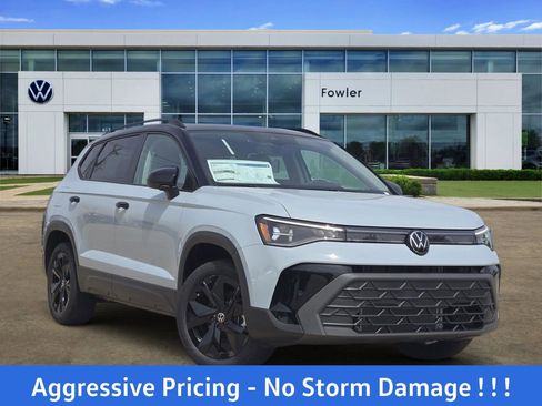 New 2026 Volkswagen Taos SE FWD image 1