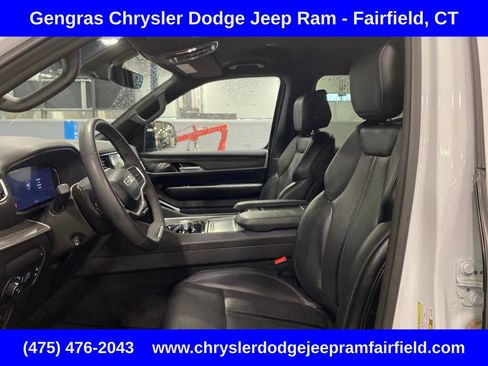 Certified 2024 Jeep Wagoneer Series III AWD/4WD image 9