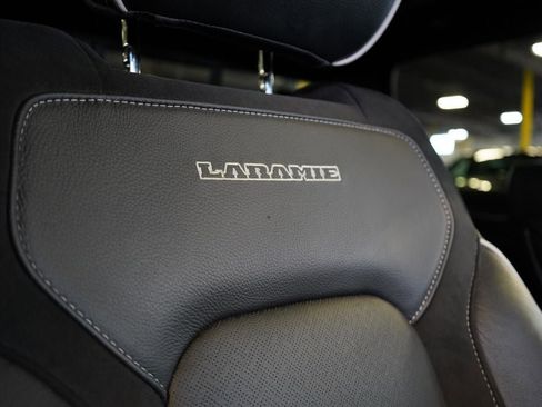 Used 2025 RAM 1500 Laramie AWD/4WD image 32