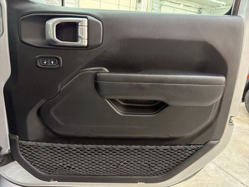 Used 2023 Jeep Gladiator Sport image 22