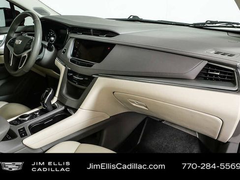 Used 2022 Cadillac XT5 Premium Luxury w/ Technology Package AWD/4WD image 25