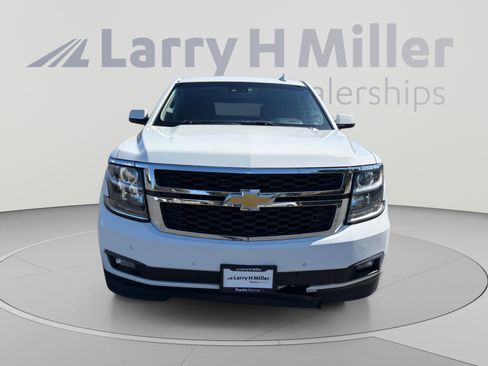 Used 2018 Chevrolet Suburban LT w/ Luxury Package AWD/4WD image 8