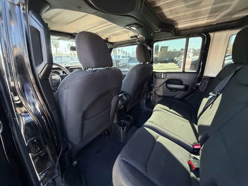 Used 2018 Jeep Wrangler Unlimited Sport image 24