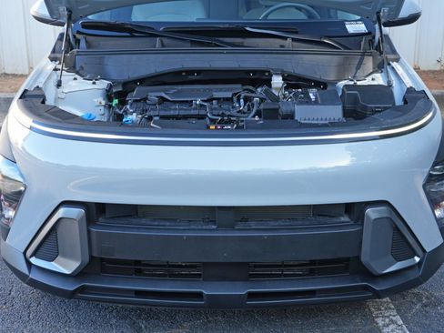 Used 2025 Hyundai Kona SEL AWD/4WD image 7