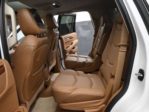 Used 2016 Cadillac Escalade Platinum AWD/4WD image 18