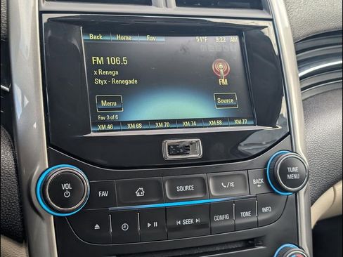 Used 2015 Chevrolet Malibu LT image 8