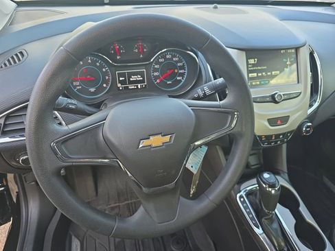 Used 2018 Chevrolet Cruze LS image 15