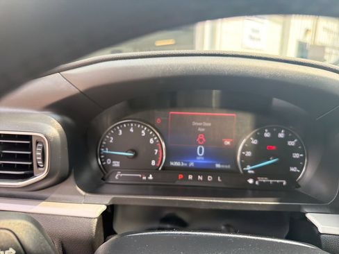 Used 2024 Ford Explorer XLT w/ Equipment Group 202A AWD/4WD image 19
