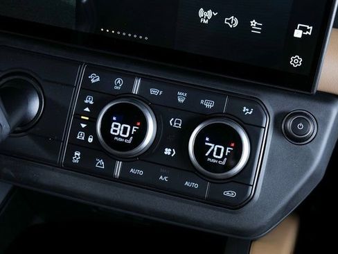 New 2026 Land Rover Defender 130 X-Dynamic SE image 13