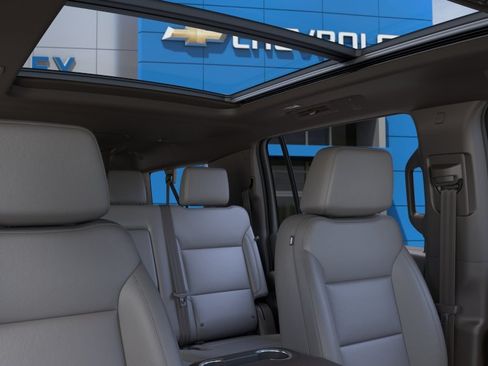 New 2026 Chevrolet Suburban LT w/ Comfort Package AWD/4WD image 24