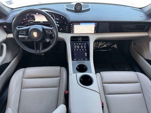 Used 2021 Porsche Taycan image 19