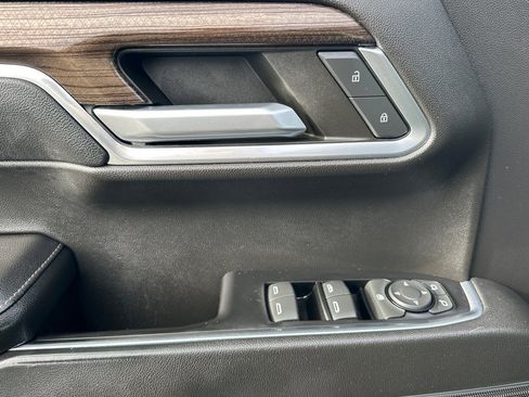 Used 2022 Chevrolet Silverado 1500 RST image 11