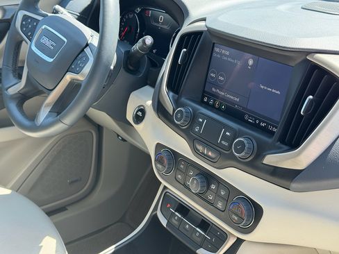 Used 2023 GMC Terrain Denali w/ Denali Premium Package AWD/4WD image 13