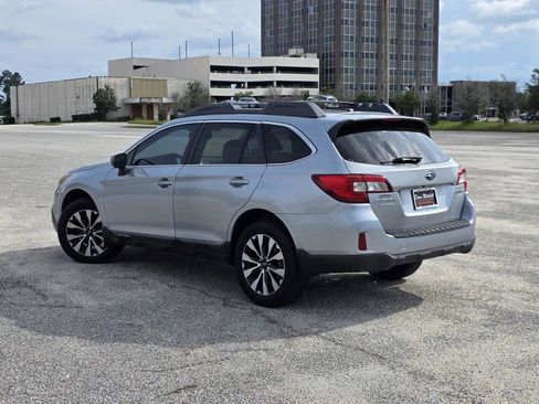 Used 2015 Subaru Outback 2.5i Limited AWD/4WD image 4