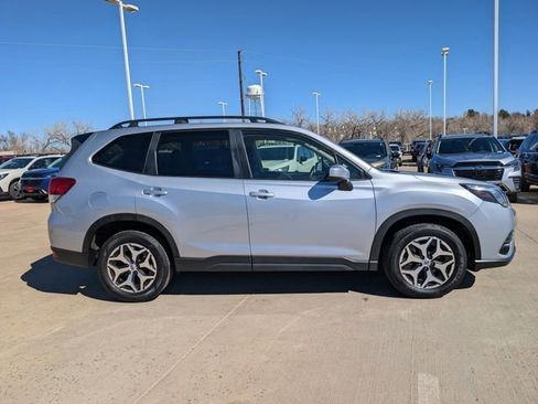 Used 2024 Subaru Forester Premium image 2
