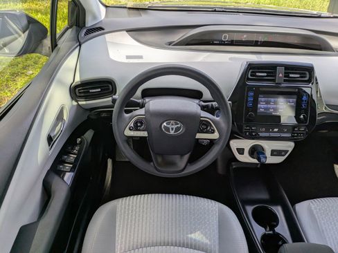 Used 2016 Toyota Prius Two FWD image 13