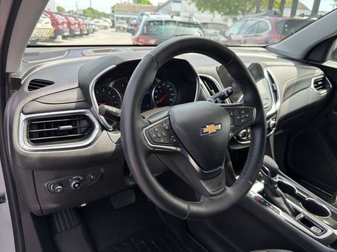 Used 2024 Chevrolet Equinox Premier AWD/4WD image 18