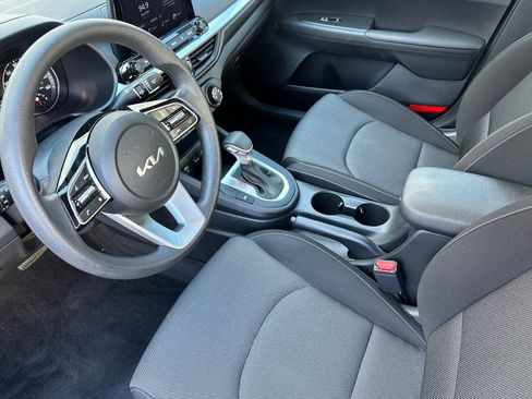 Used 2023 Kia Forte LXS w/ LXS Technology Package FWD image 9