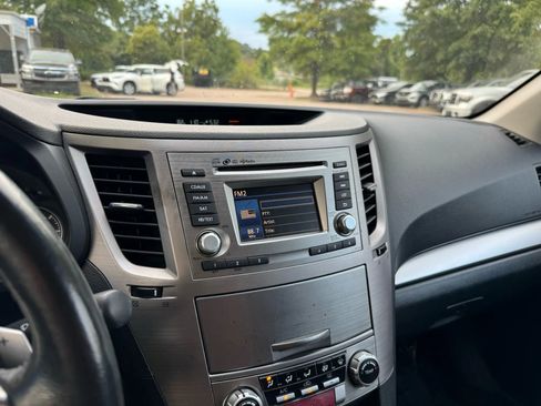 Used 2014 Subaru Outback 2.5i Premium w/ Moonroof Package image 13